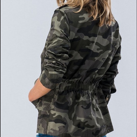 Camo Zip-up Button Down Jacket - Picture 5 of 6